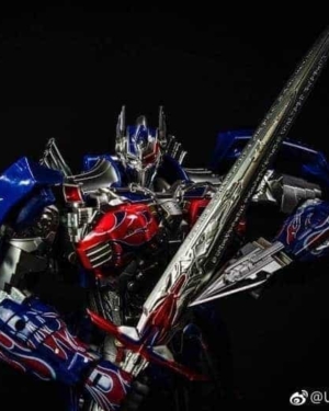 Unique Toys - UT R-02 Challenger (Reissue)