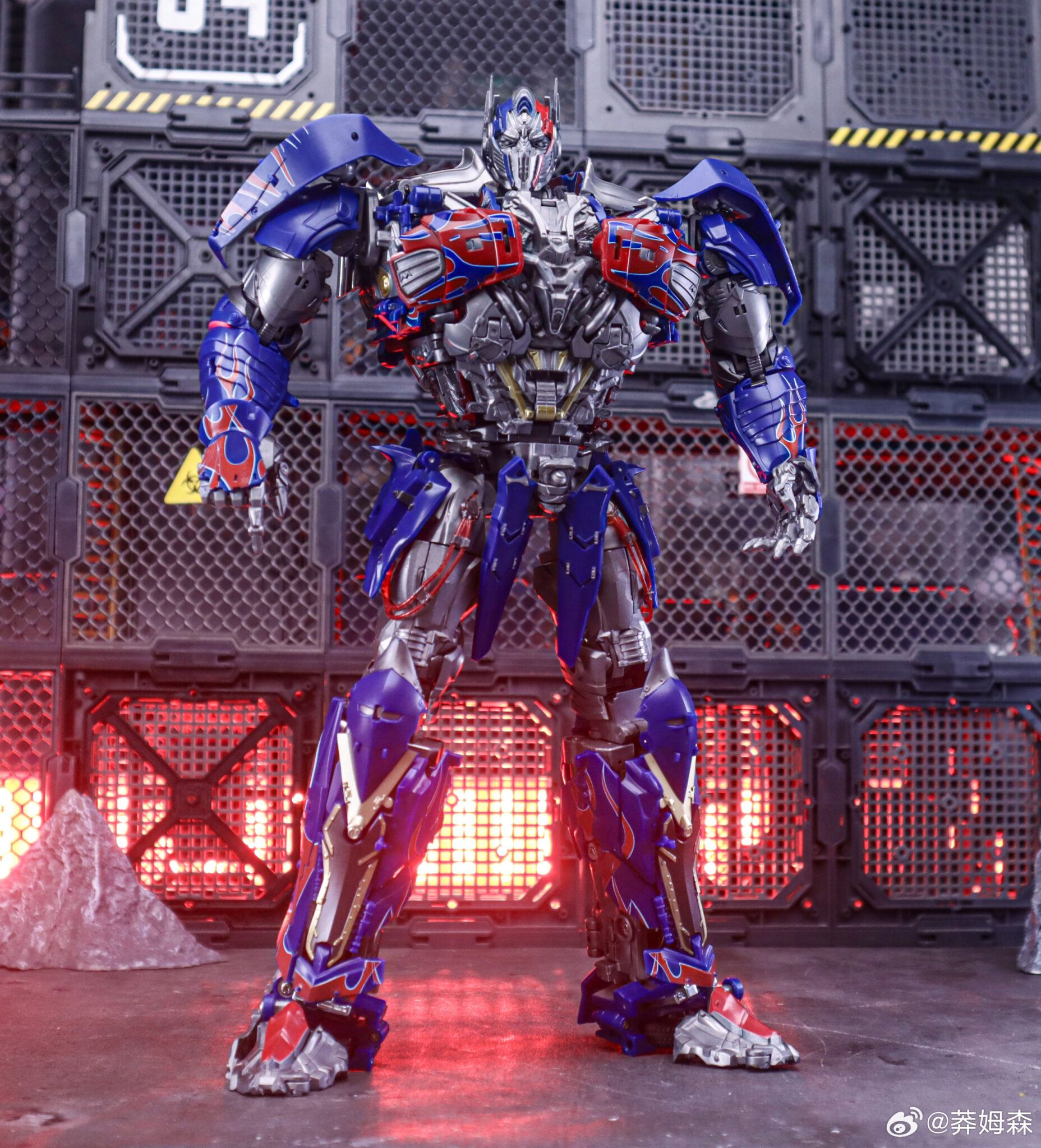 Alien Attack Toys AAT-02 King of Kavaliers "Optimus Prime"